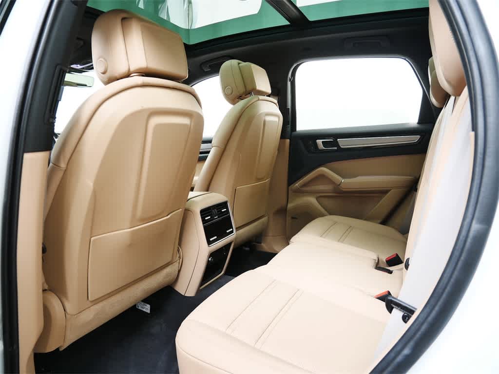 Thumbnail: 2023 Porsche Cayenne - 13