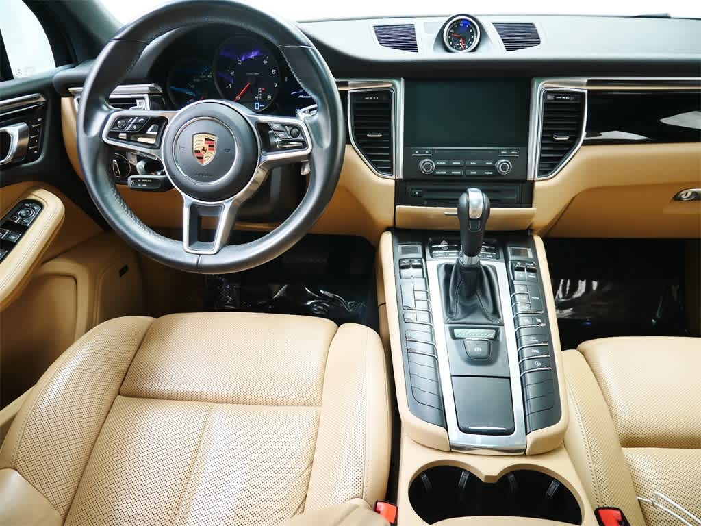 Thumbnail: 2018 Porsche Macan - 16