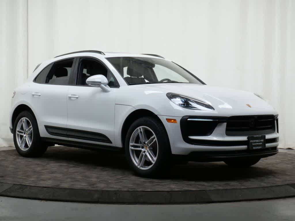 Thumbnail: 2025 Porsche Macan - 9