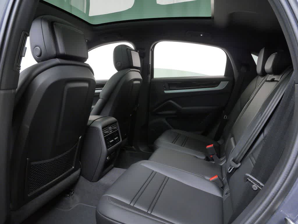 Thumbnail: 2026 Porsche Cayenne - 14
