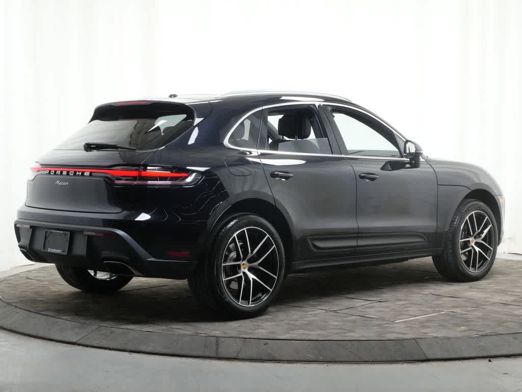 Thumbnail: 2026 Porsche Macan - 7