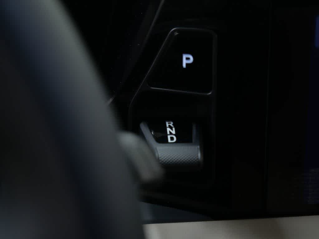 Thumbnail: 2026 Porsche Macan - 22