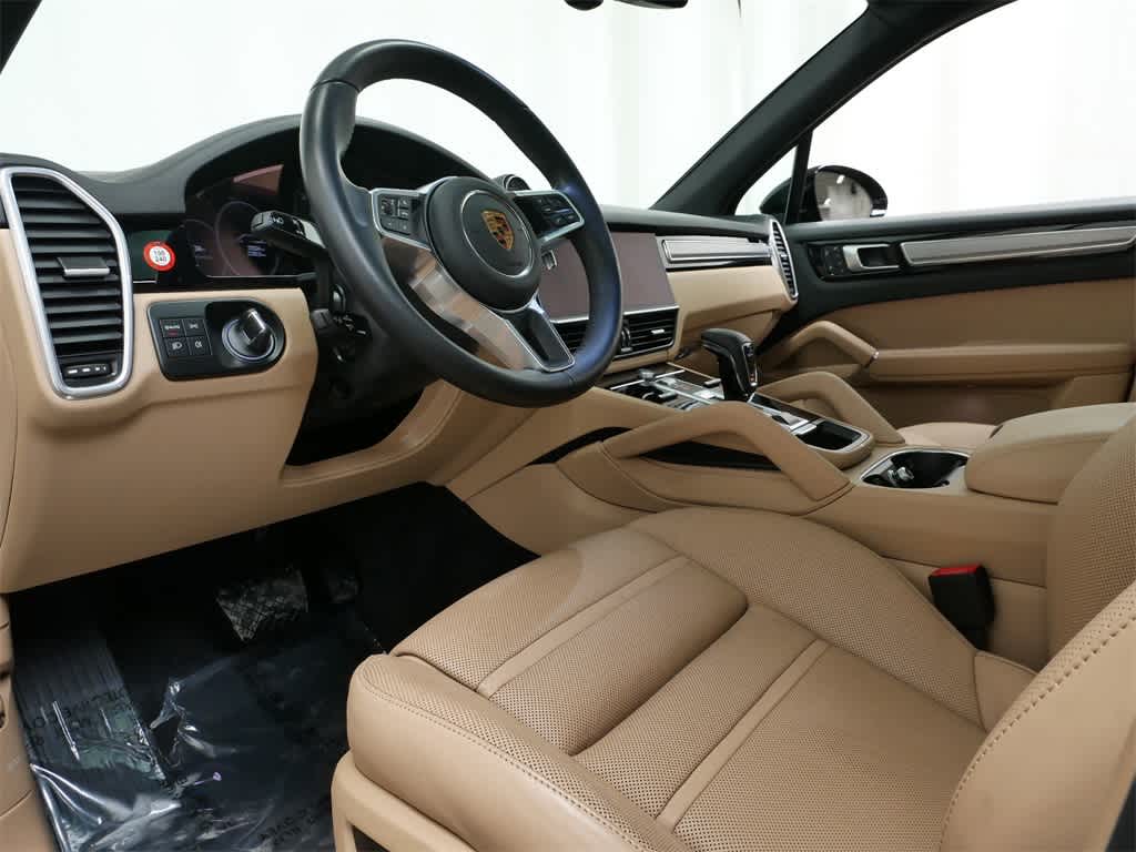 Thumbnail: 2022 Porsche Cayenne - 4