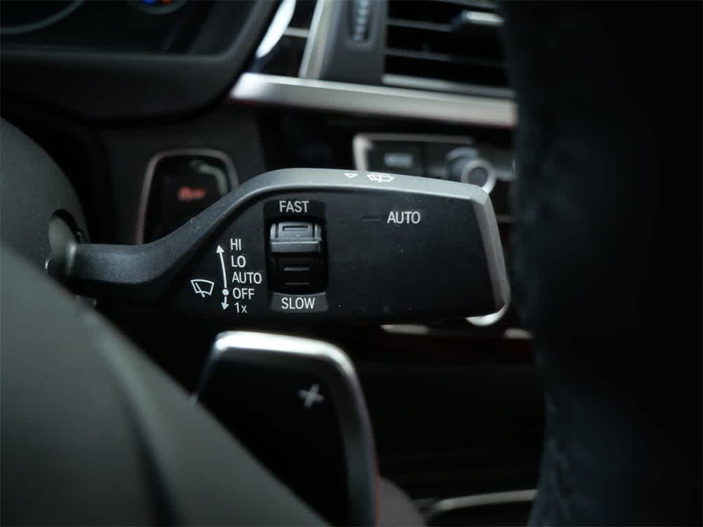 Thumbnail: 2018 BMW 3 Series - 21