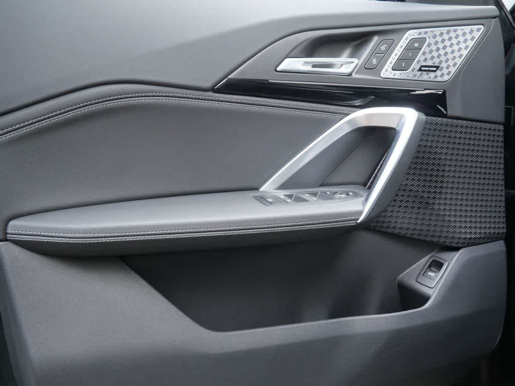 Thumbnail: 2023 BMW X1 - 11