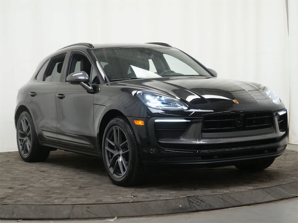Thumbnail: 2025 Porsche Macan - 9