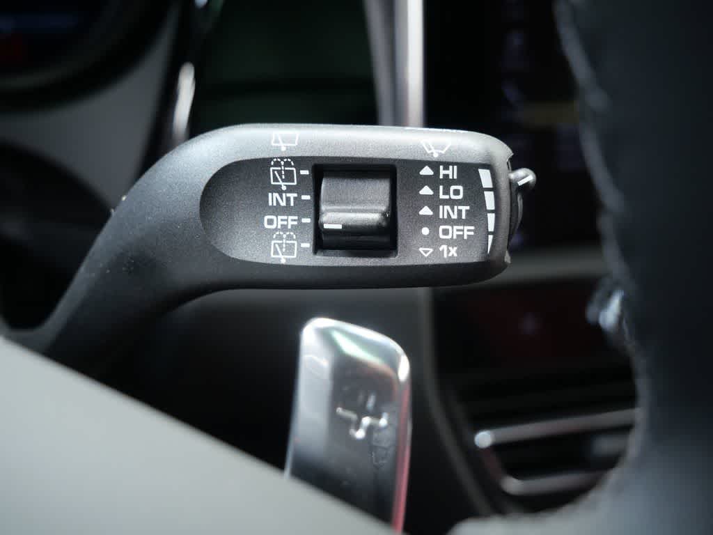 Thumbnail: 2026 Porsche Macan - 23