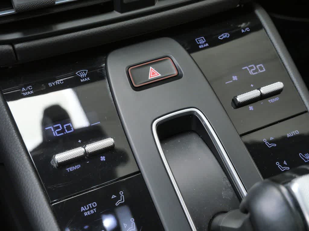 Thumbnail: 2023 Porsche Macan - 24