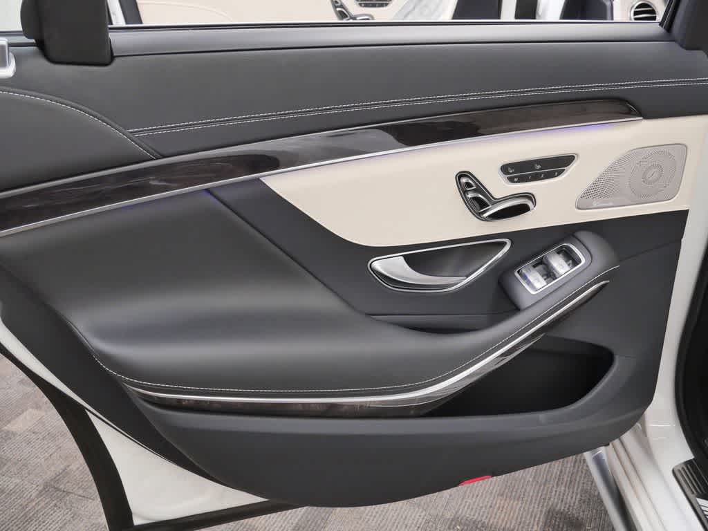 Thumbnail: 2016 Mercedes-Benz S-Class - 13