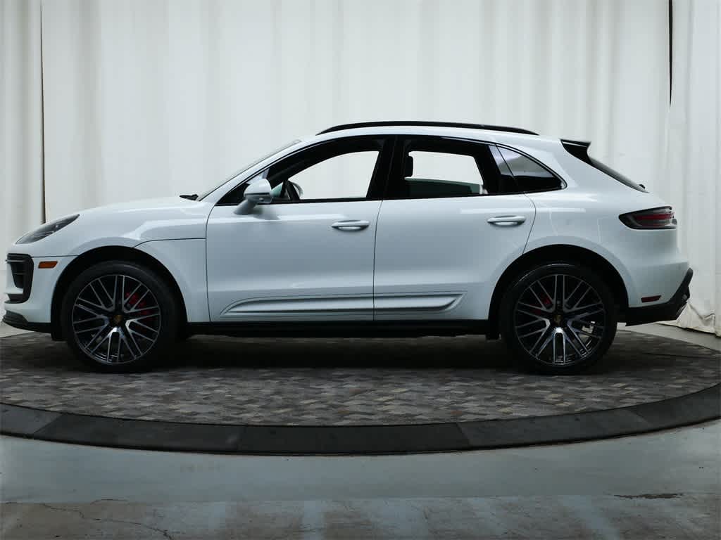 Thumbnail: 2025 Porsche Macan - 2