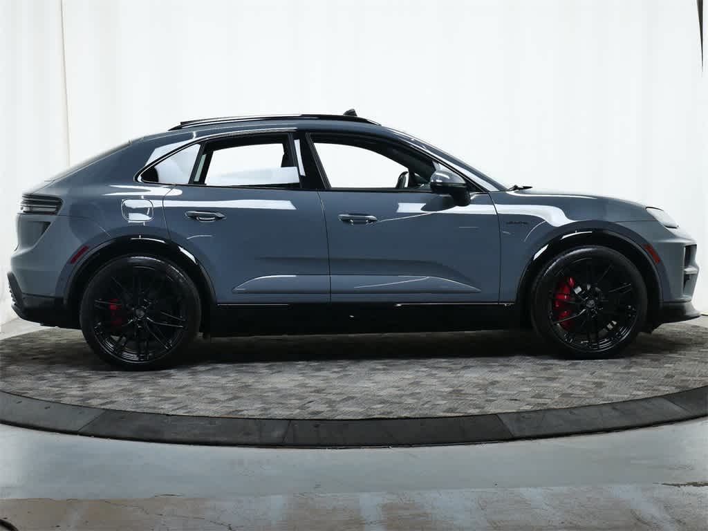 Thumbnail: 2025 Porsche Macan - 8