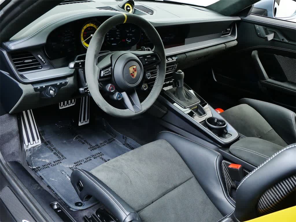 Thumbnail: 2025 Porsche 911 - 4