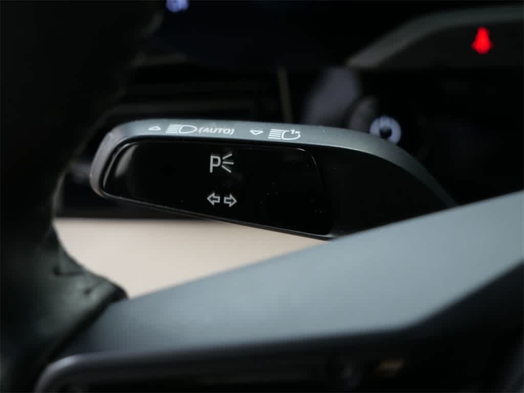 Thumbnail: 2022 Porsche Taycan - 23