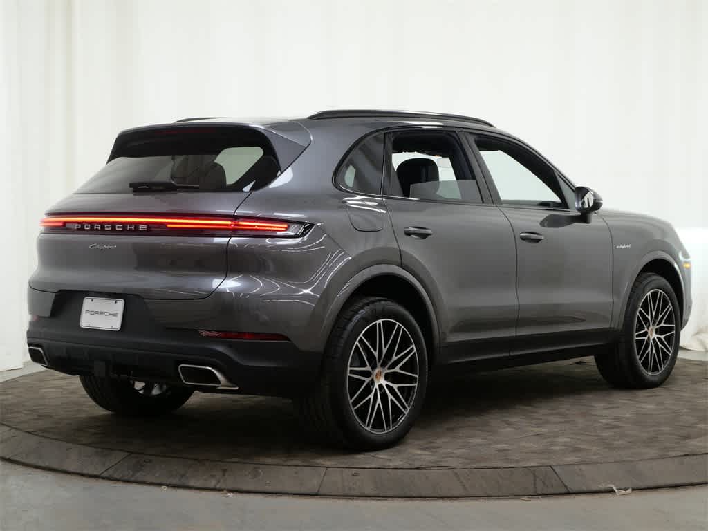 Thumbnail: 2026 Porsche Cayenne - 7