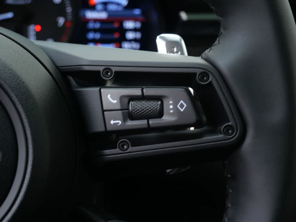 Thumbnail: 2026 Porsche Macan - 27