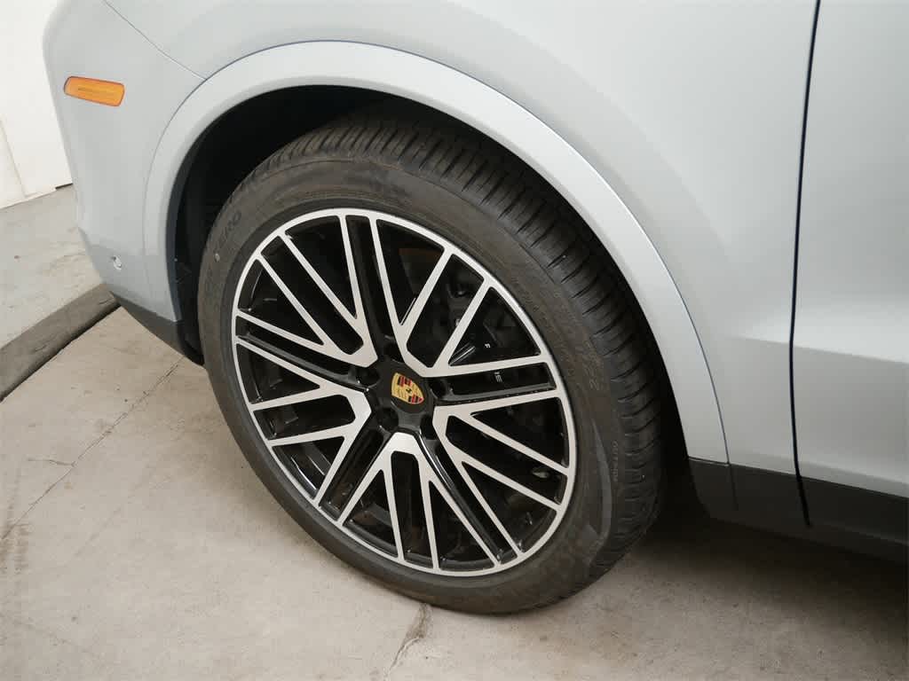 Thumbnail: 2024 Porsche Cayenne - 6