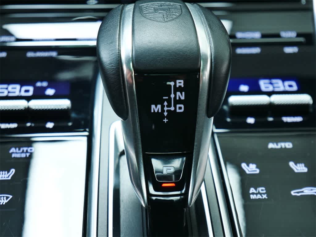 Thumbnail: 2023 Porsche Panamera - 29