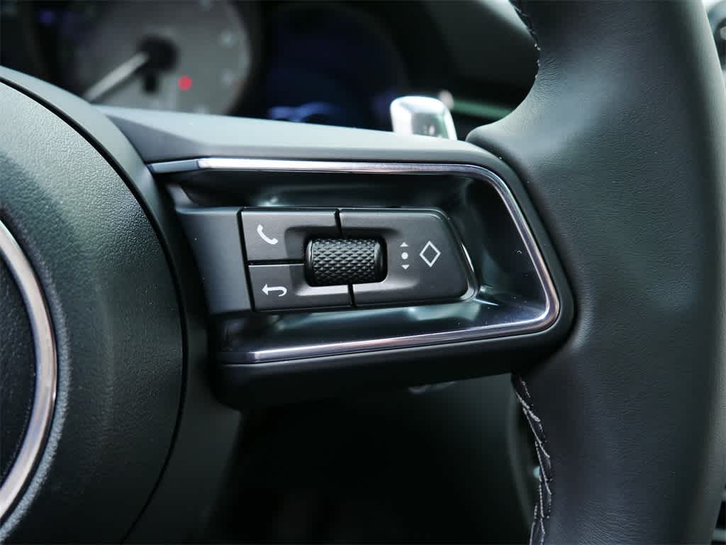 Thumbnail: 2026 Porsche Macan - 20