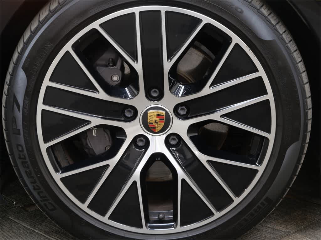 Thumbnail: 2022 Porsche Taycan - 11