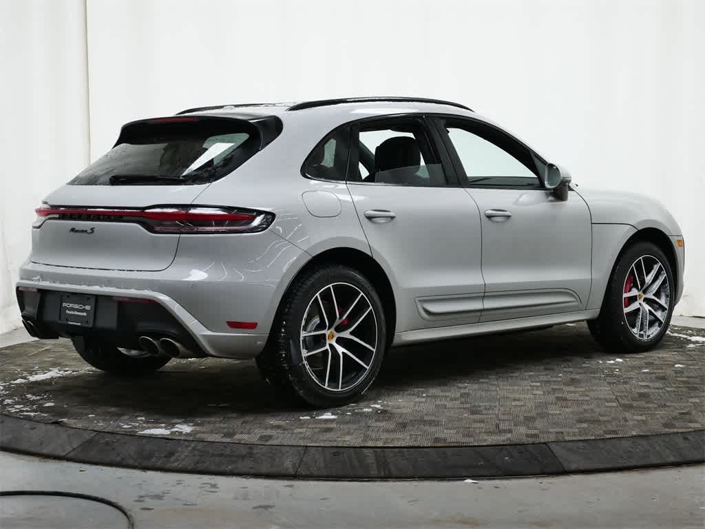 Thumbnail: 2026 Porsche Macan - 7