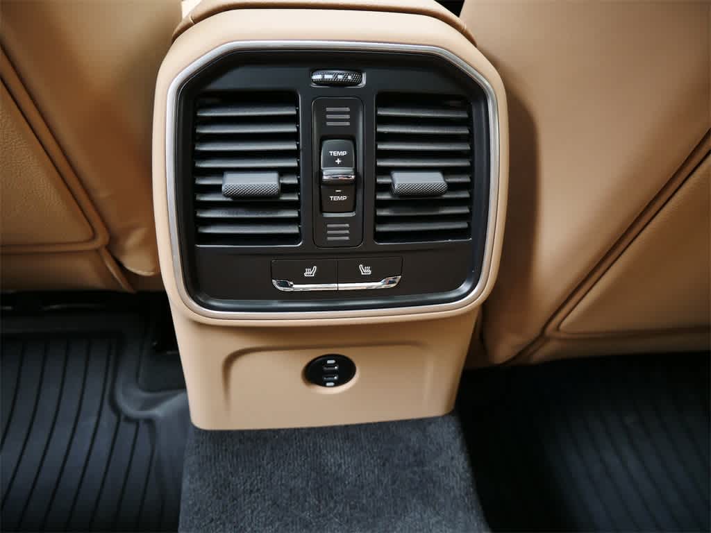 Thumbnail: 2025 Porsche Macan - 15