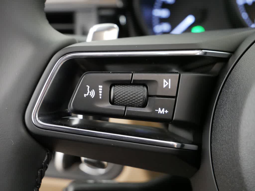 Thumbnail: 2025 Porsche Macan - 17