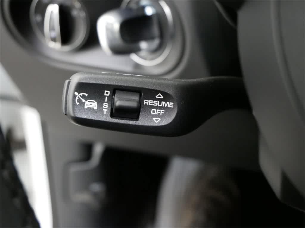 Thumbnail: 2025 Porsche Macan - 18