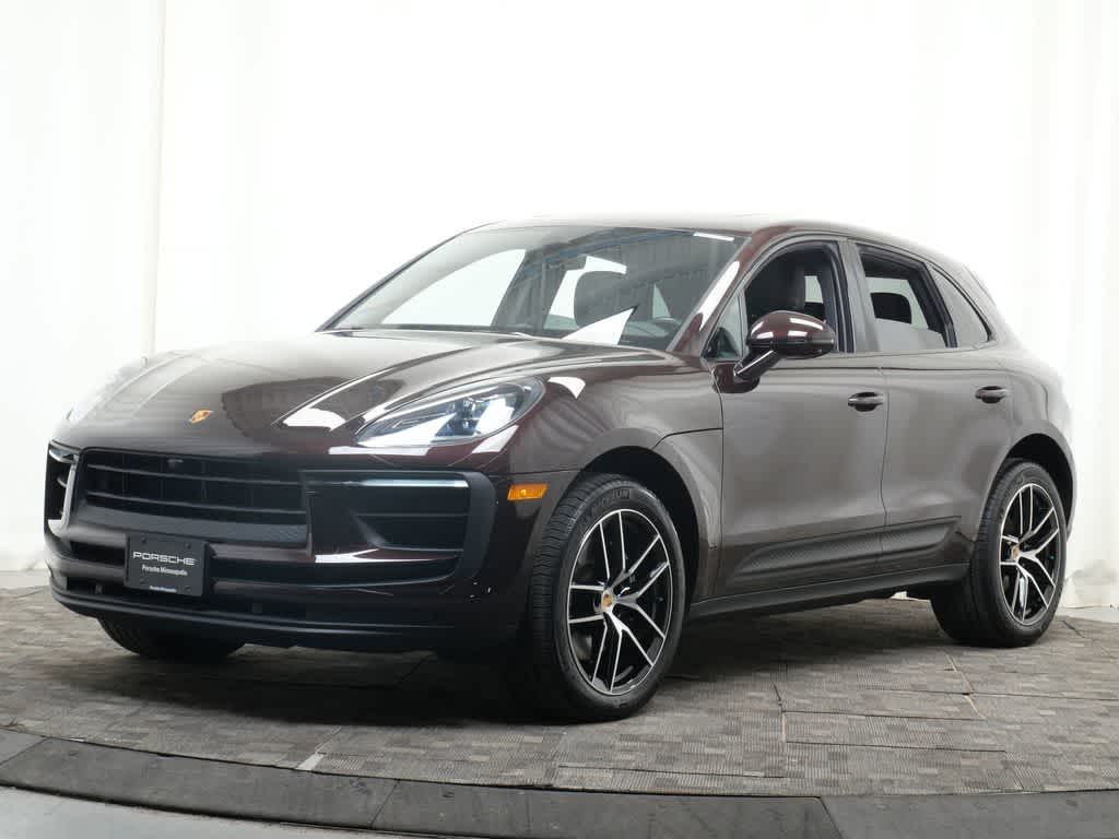 Thumbnail: 2022 Porsche Macan - 1