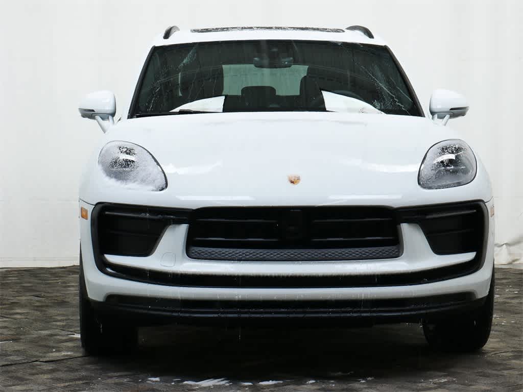 Thumbnail: 2026 Porsche Macan - 10