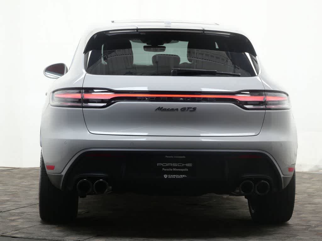 Thumbnail: 2026 Porsche Macan - 6