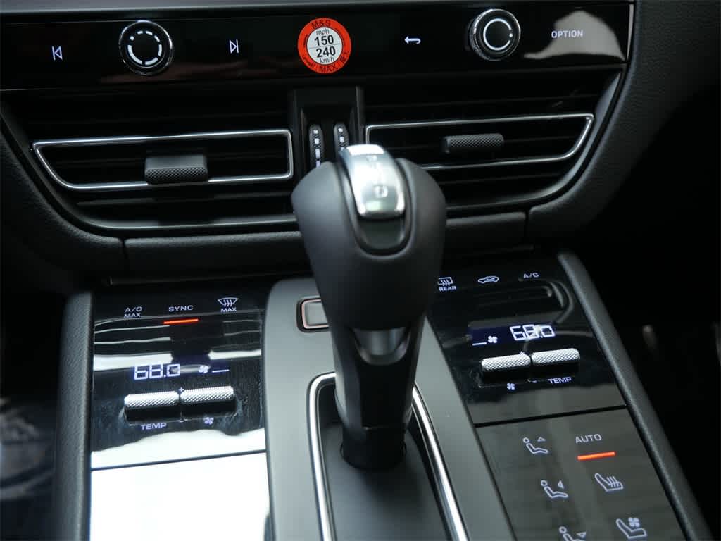 Thumbnail: 2025 Porsche Macan - 21