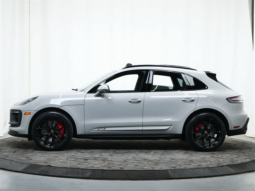 Thumbnail: 2025 Porsche Macan - 2