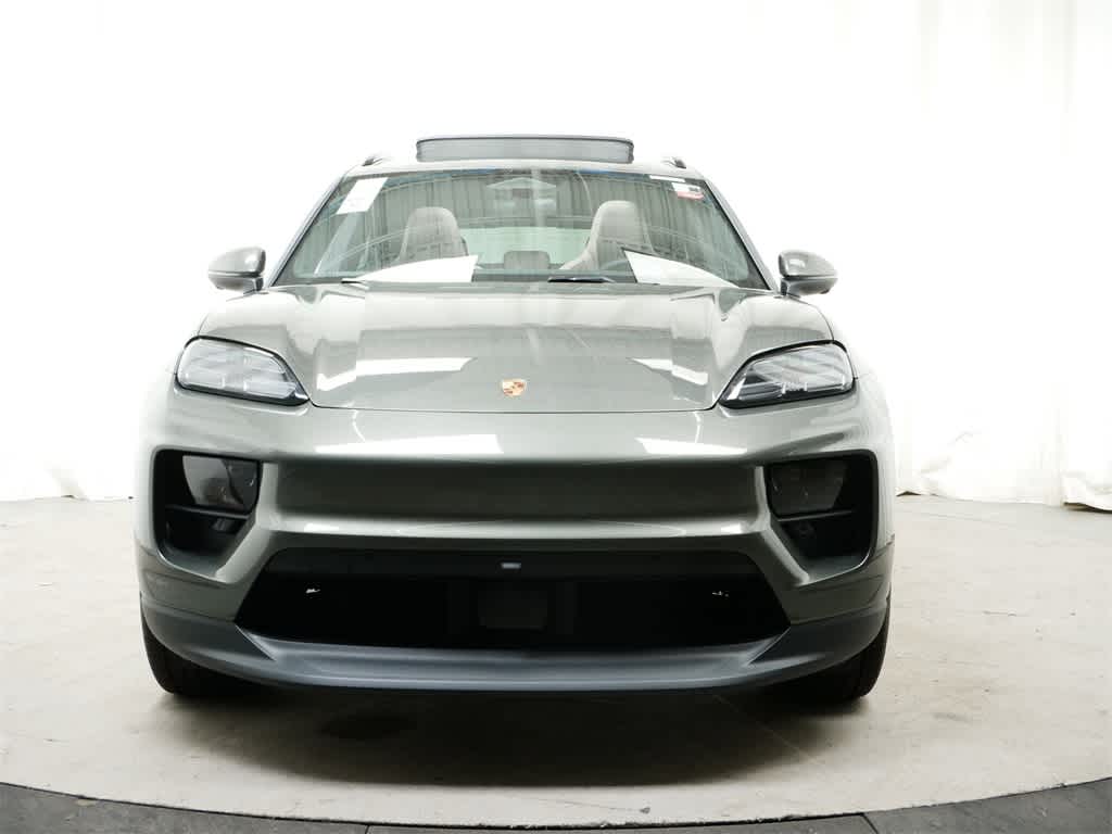 Thumbnail: 2024 Porsche Macan - 10