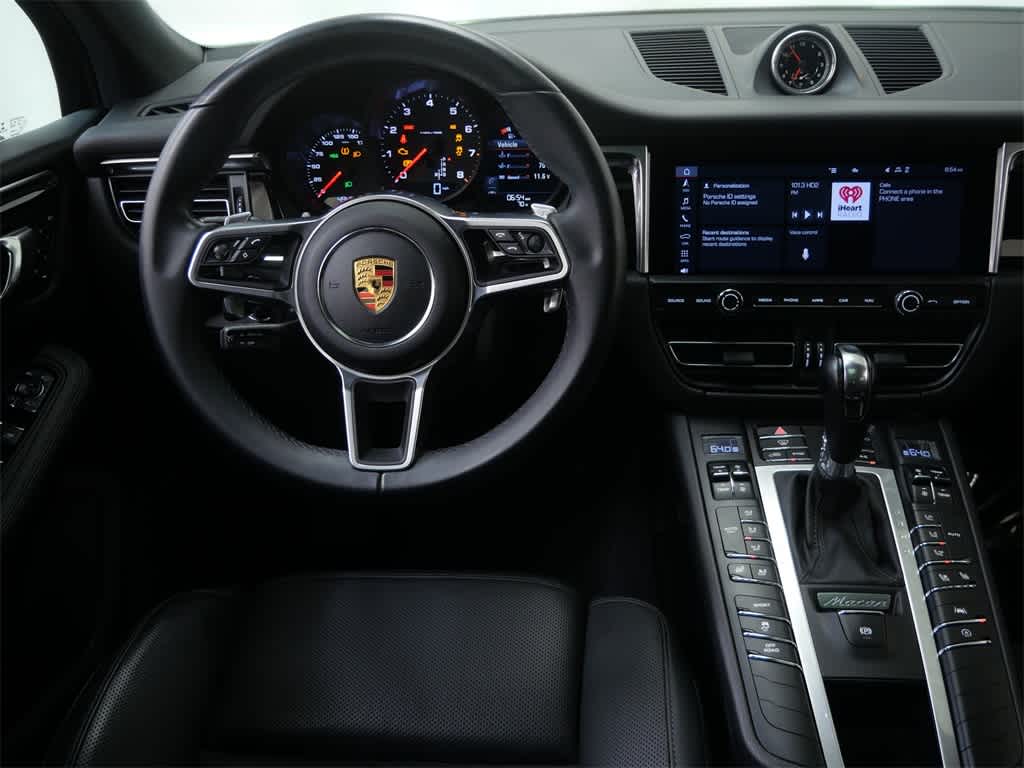 Thumbnail: 2020 Porsche Macan - 16