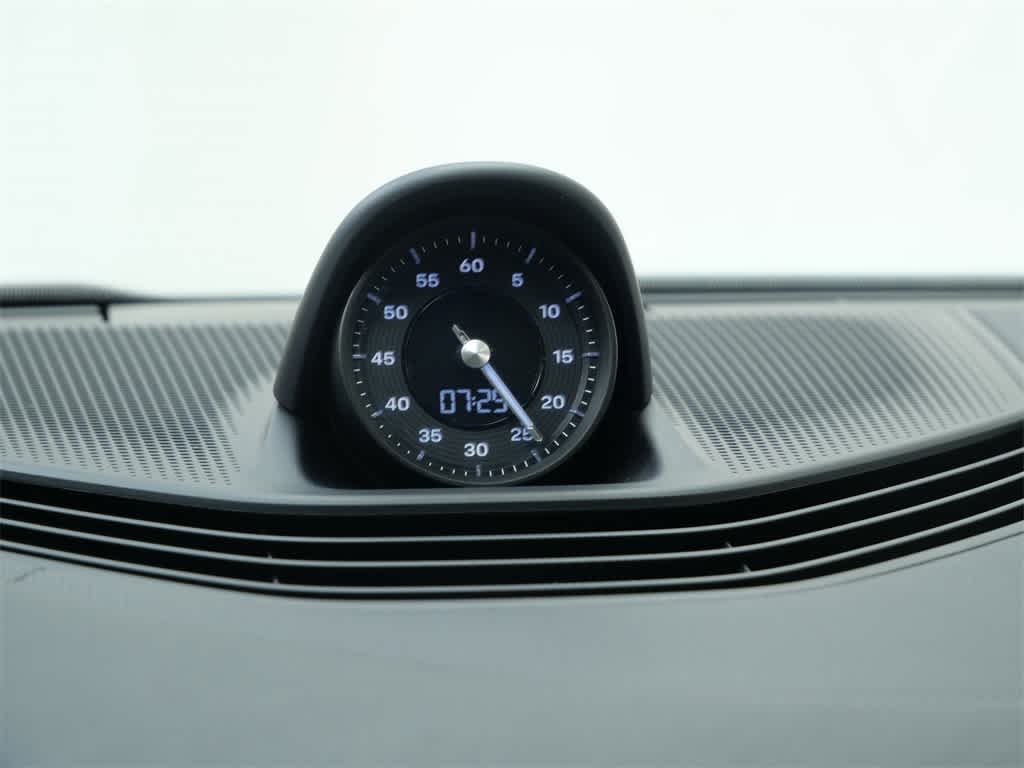 Thumbnail: 2022 Porsche Taycan - 26