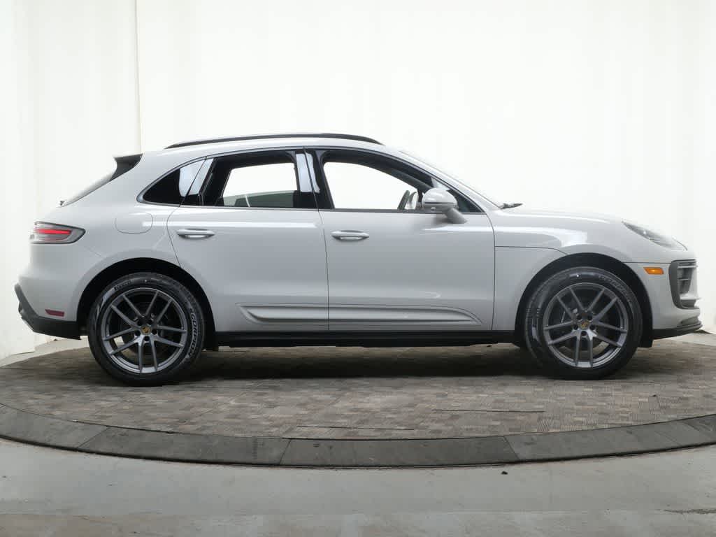 Thumbnail: 2026 Porsche Macan - 8