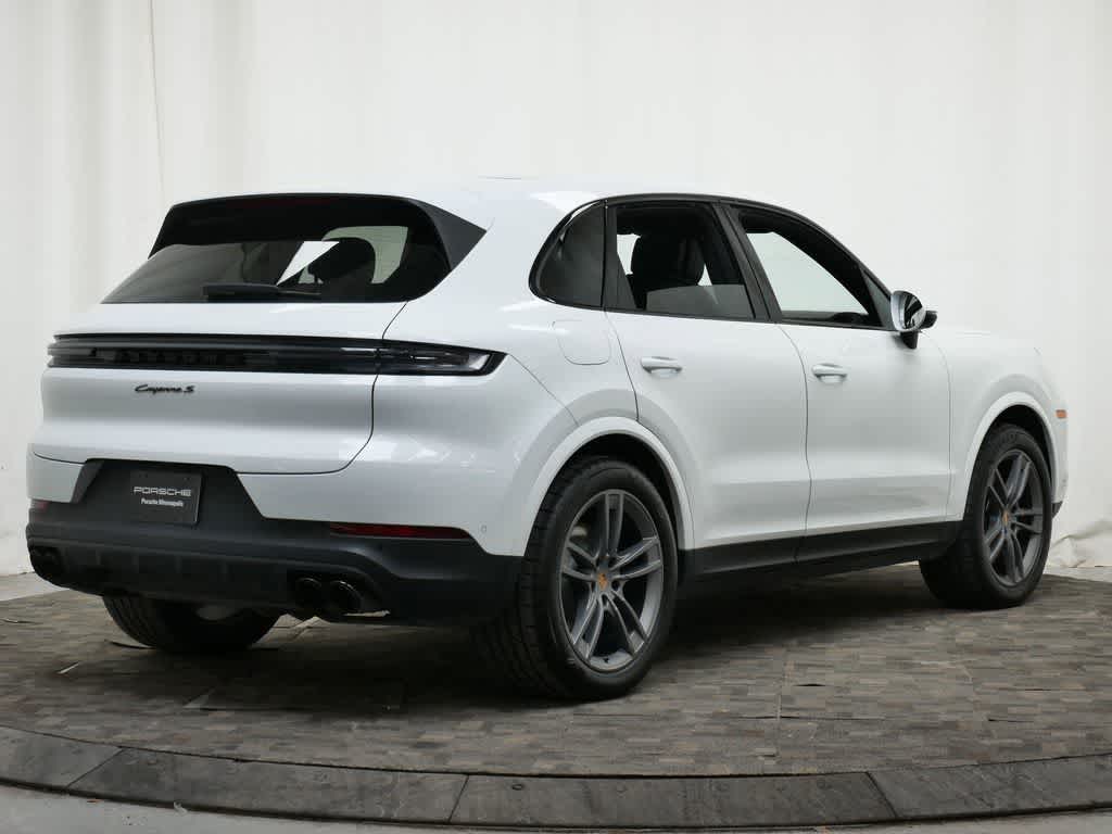 Thumbnail: 2025 Porsche Cayenne - 7