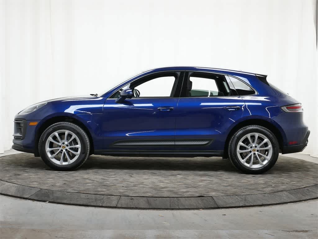 Thumbnail: 2025 Porsche Macan - 2