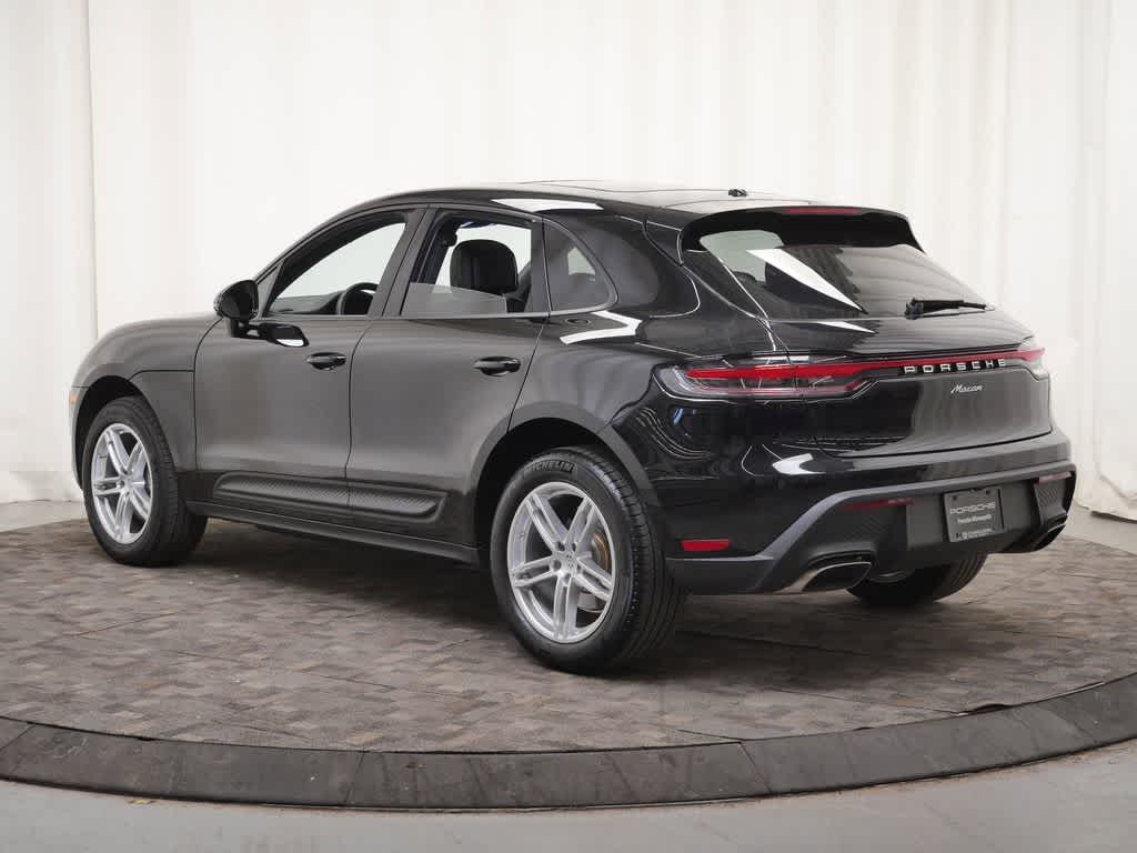 Thumbnail: 2025 Porsche Macan - 3