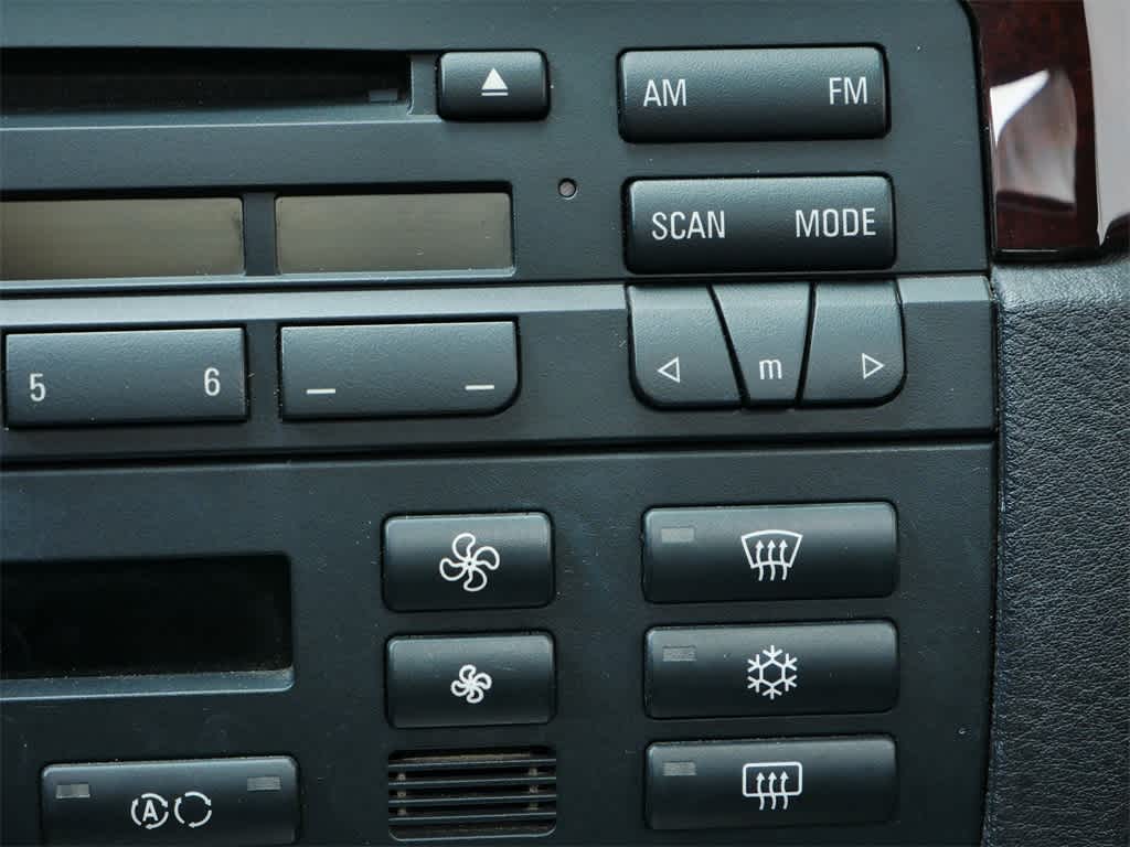 Thumbnail: 2004 BMW 3 Series - 28
