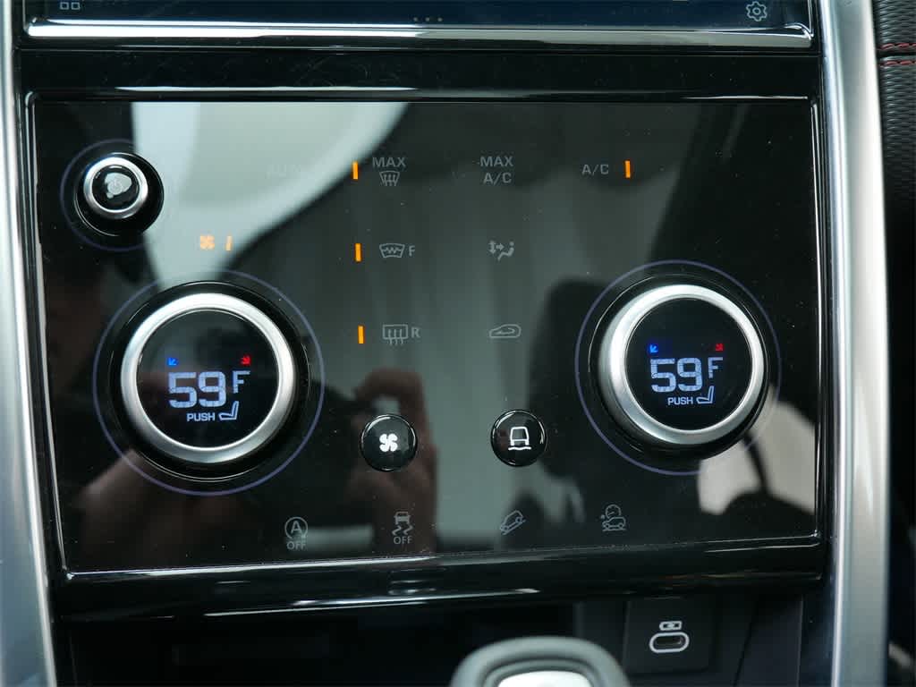 Thumbnail: 2022 Land Rover Discovery Sport - 25