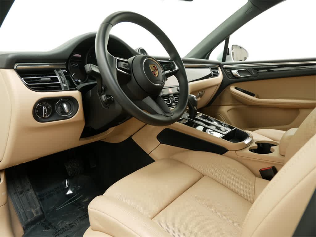 Thumbnail: 2025 Porsche Macan - 4