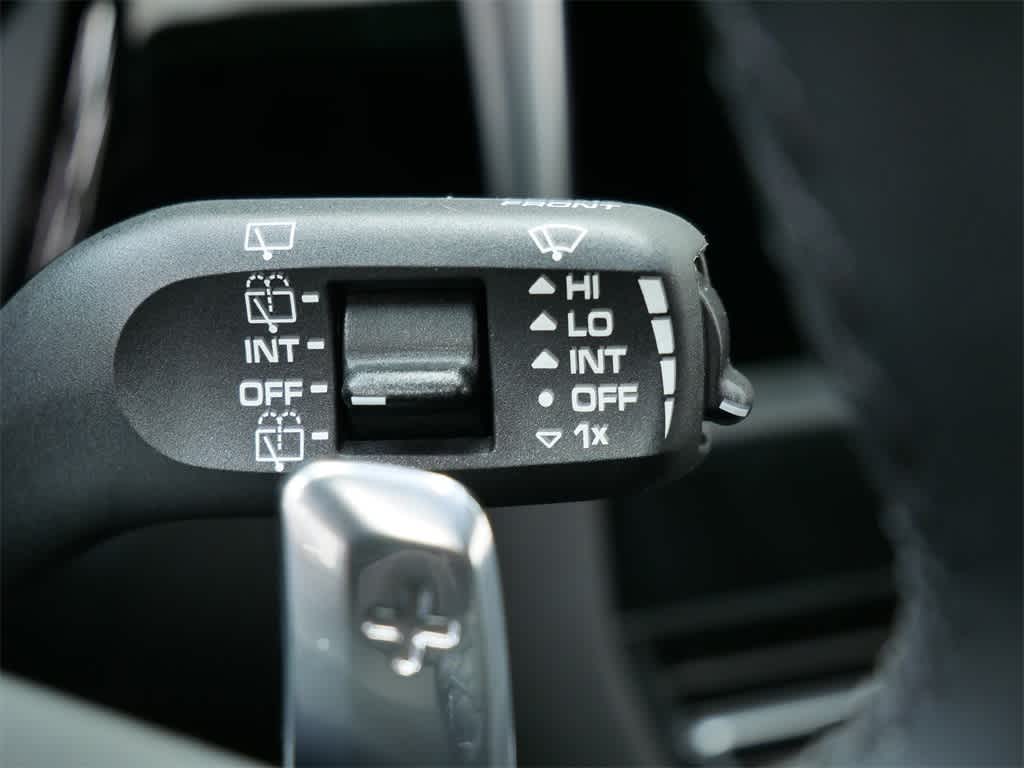 Thumbnail: 2025 Porsche Macan - 23