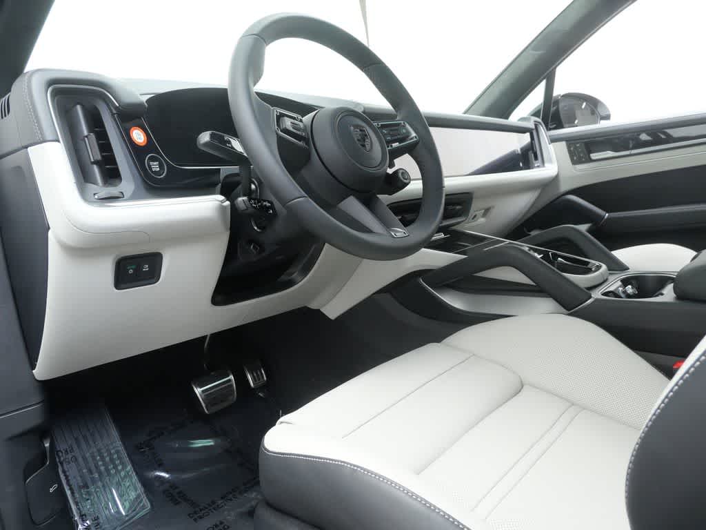 Thumbnail: 2026 Porsche Cayenne - 4