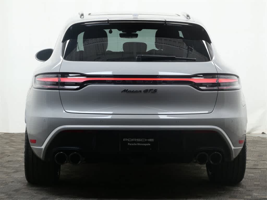 Thumbnail: 2026 Porsche Macan - 6