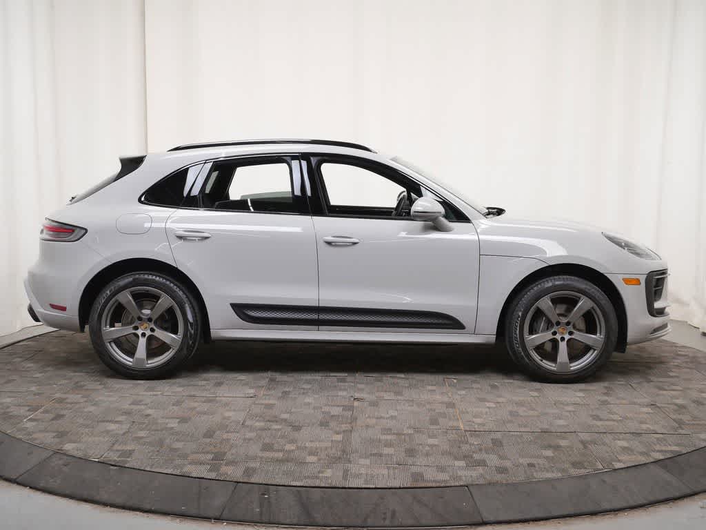 Thumbnail: 2023 Porsche Macan - 8