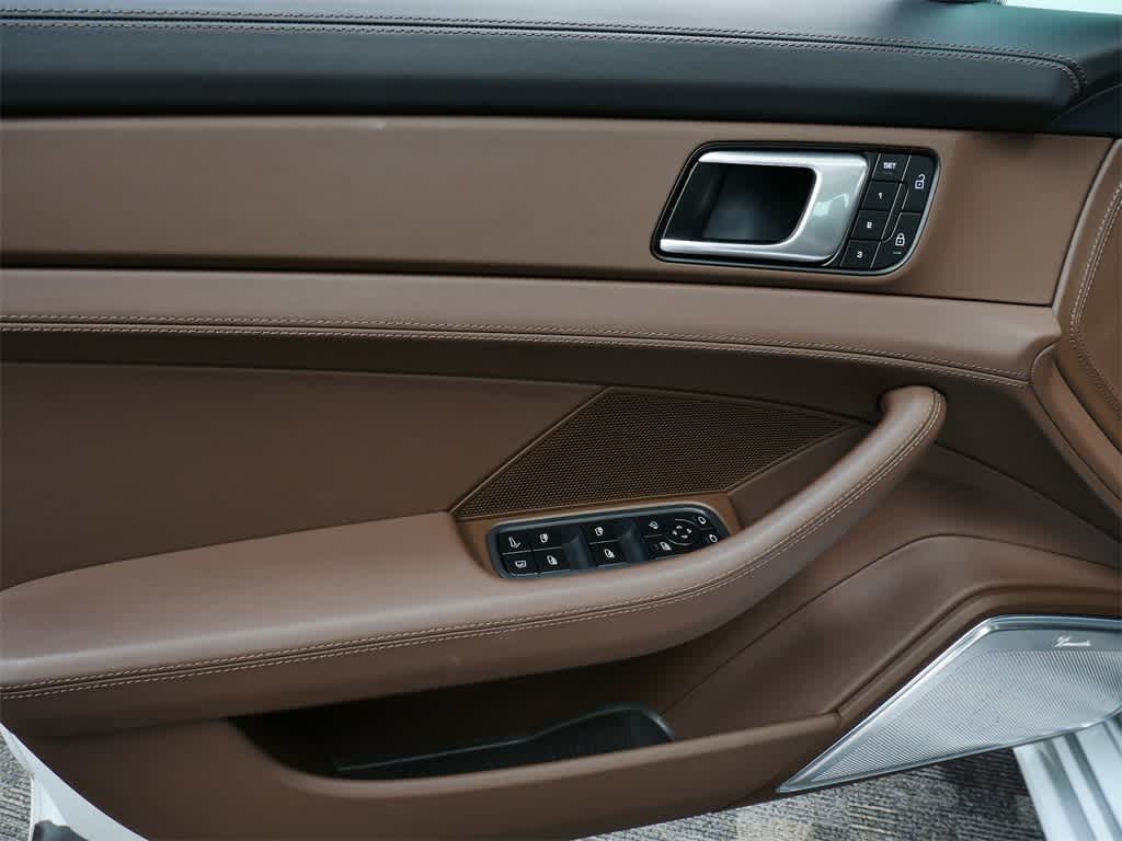 2022 Porsche Panamera S Hybrid 10