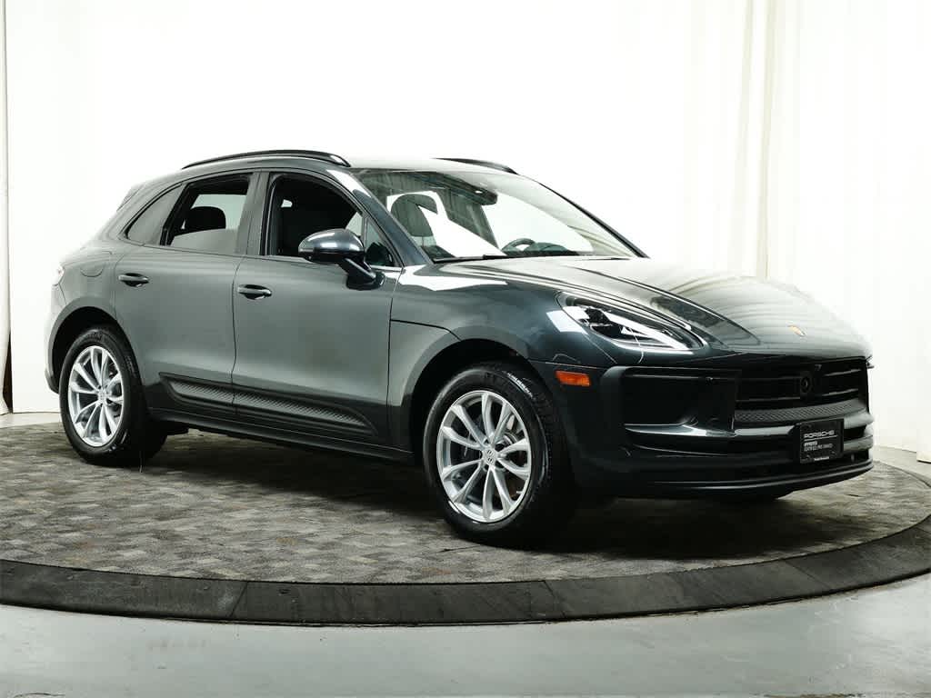Thumbnail: 2025 Porsche Macan - 9