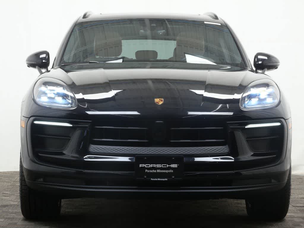 Thumbnail: 2025 Porsche Macan - 10