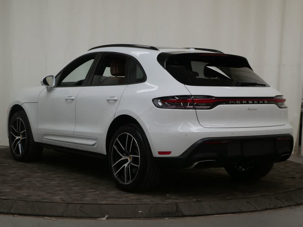 Thumbnail: 2025 Porsche Macan - 3